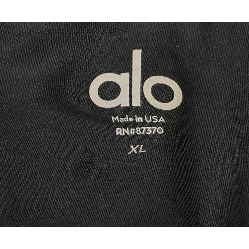 ALO Yoga Stability 2-in-1 Tights Shorts Men's XL Gray Black Zip Pocket Made USA